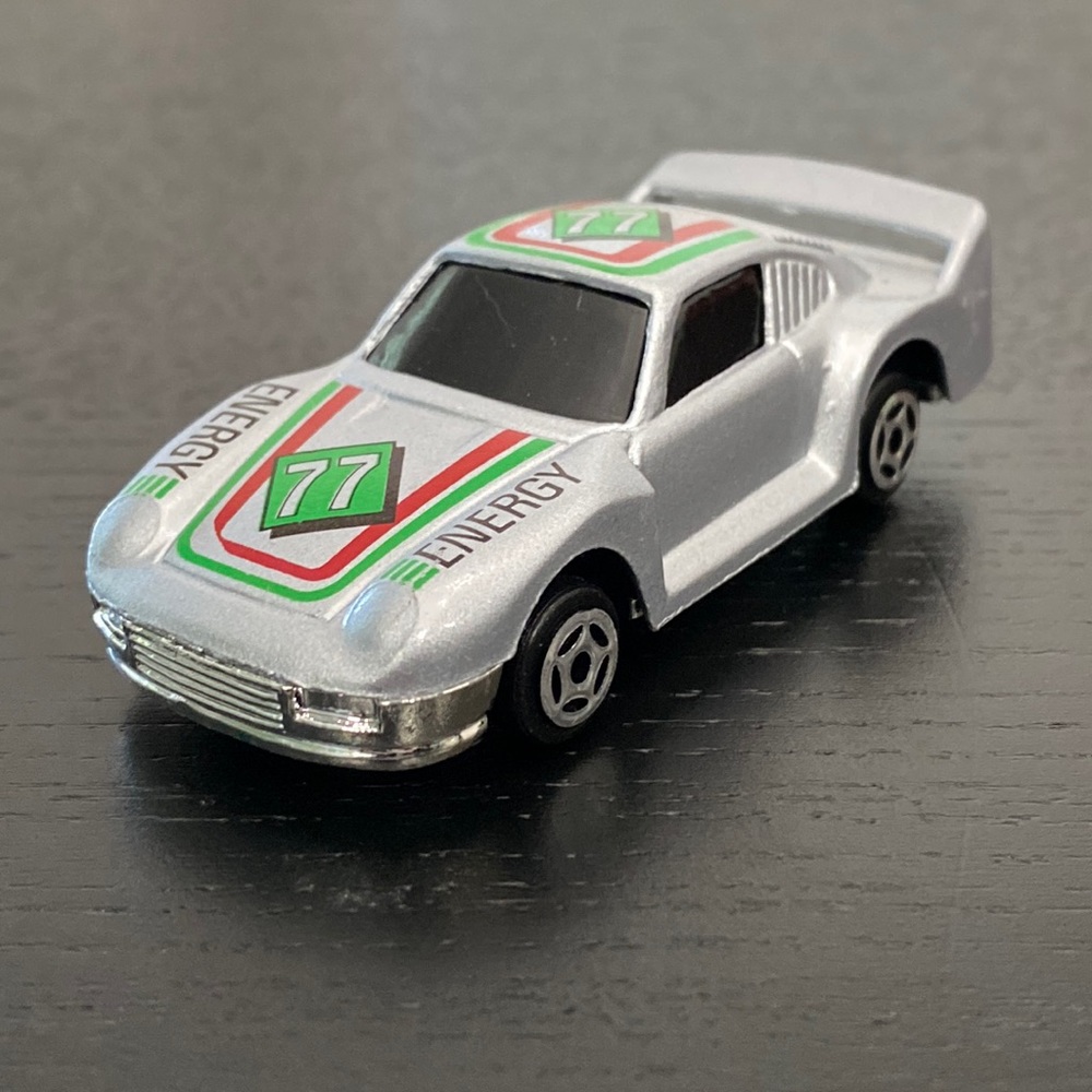 Vintage Summer Porsche 959 #77 Toy Race Car